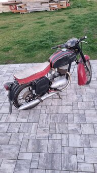 Jawa 250/592 BEZ T.P. ROK 1969 s hranatou nádrží - 4