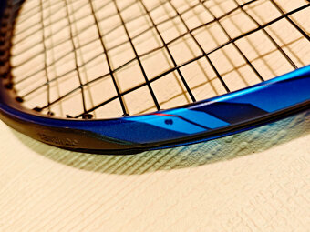Prodám tenisovou raketu Yonex ezone 100 ve vynikajícím stavu - 4