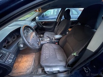 volvo V70 2,5 tdi na opravu/díly - 4