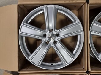 zátěžová alu DEZENT TH 8,5x19" 5x112 ET35 R19 - 4