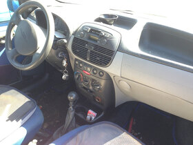 Fiat Punto 1,2i 2002 5dvéř - na díly - 4