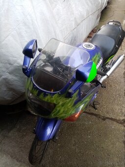 Kawassaki zzr 600 - 4