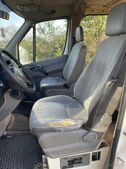 Volkswagen Crafter 2.5 TDI 5 míst - 4