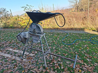 Kladívkový šrotovník ŠK 300 - 4