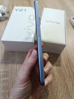 Mobilní telefon VIVO Y21 - 4