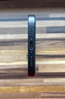 Prodám Apple iPhone 15 128 GB, Black (černý), baterie 89%, n - 4