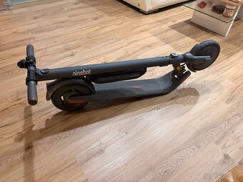 Koloběžka Ninebot Kickscooter E45E by Segway - 4