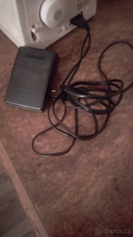 Šicí stroj Singer Overlock S010L, cena dohodou - 4