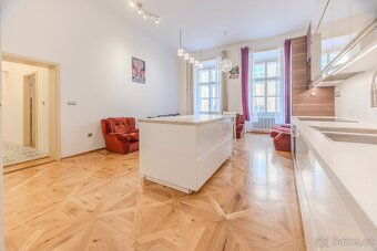 Prodej dvou bytů v jednom – 127 m2 v centru u Karlova mostu, - 4
