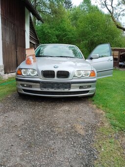 BMW 323i - 4