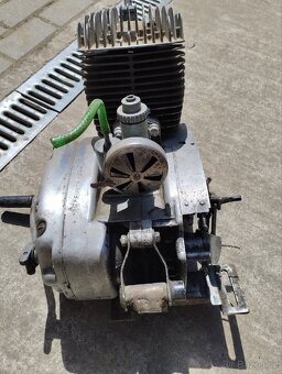 Motor ČZ 175 (477) - 4