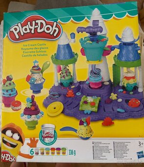 Zmrzlinový palác Play-Doh - 4
