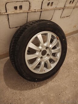 Disk z lehké slitiny R16 s pneu 205/60 R16 92V - 4
