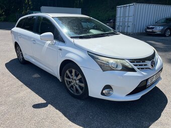 Toyota Avensis combi 2,2D - 4