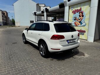 VW Touareg 3.0 TDI V6 176 kW – vzduchový podvozek,kamera 360 - 4