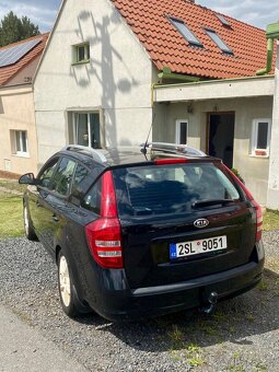 Kia Ceed kombi 1.6 crdi 85kw najeto 211000km - 4