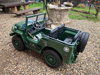 Dětské elektro auto pro tři děti - 4