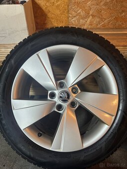 ALU Kola ŠKODA 5x112 R17 ZEUS Zánovní Zimní Pneu 215/55/17 - 4