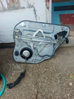 Tapecírunky a stahovačka na Volvo V50 - 4