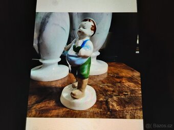Stará porcelánová figurka - 4