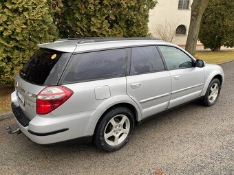 Subaru Outback 3.0 H6 - 4