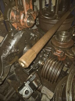 Prodám náhradní díly Tatra 111,128,148,813 - 4