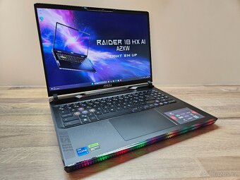 16" 240HZ 2K_MSI RAIDER GE68HX_i9-14900HX_32GB_RTX 4060 8GB - 4