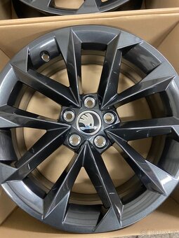 4ks NOVÉ orig.alu disky 5x100 R16 Škoda Kamiq/Scala - Italia - 4