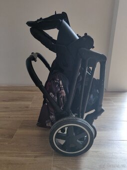 Prodám kočárek - 4