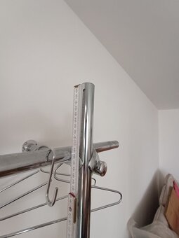 Věšák (praktický, variabilní) - 4