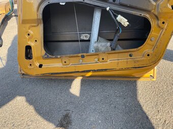 BMW e30 Sedan - zadni dvere - 4