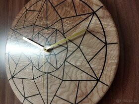 Dřevěné hodiny z jasanu a epoxidu - 4