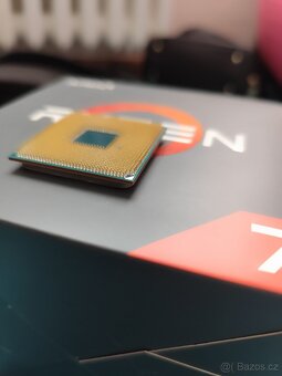 AMD Ryzen 7 2700X - 4