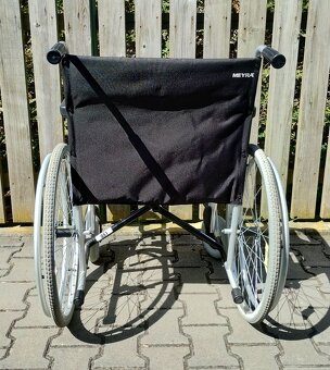 028-Mechanický invalidní vozík Meyra. - 4