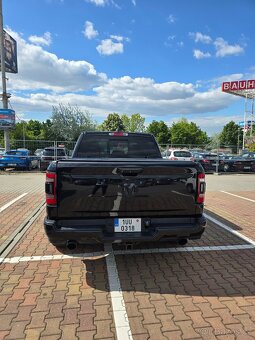 Dodge RAM 1500. 5.7 V8 HEMI - 4