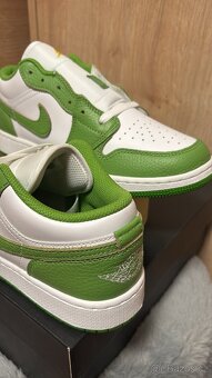 Nike Air Jordan 1 Low SE BG - 4
