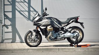 Moto Guzzi V100 Mandello Limitovaná edice - 4