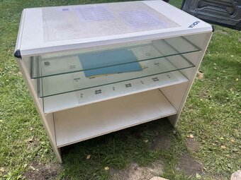 Vybavení prodejny mobilních telefonů a příslušenství - 4