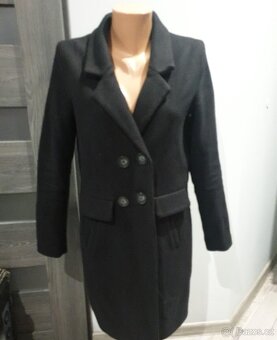 Černý zimní kabát - 4