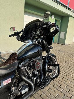 Harley-Davidson Street Glide FLHX 103 - 4