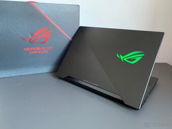 Asus ROG Strix/ RTX 2070/ i7/ 32gb - 4