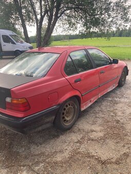 BMW e36 318 sedan - 4
