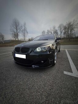 Prodám Lipo spoiler na BMW E60 E61 - Černý Lesk - 4
