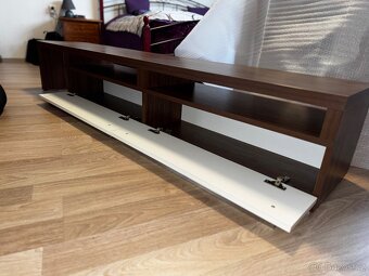 Moc pěkná komoda pod TV - 4