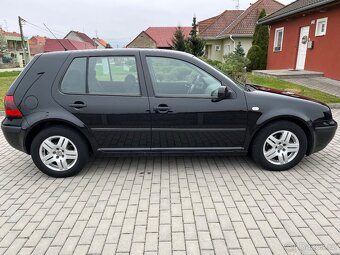Golf 4, 1,6 benzin, r. 2002, najeto 147 t. km, climatronic - 4
