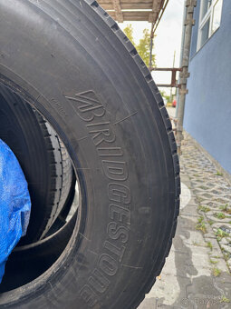 Bridgestone H-Drive 315/70 R22,5 - 4