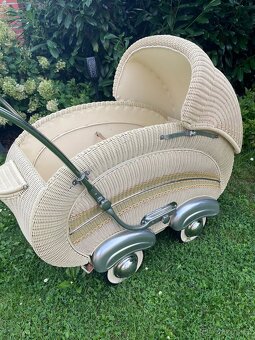 Retro kočárek pro miminko č. 909 - 4