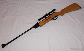 Vzduchovka GAMO s optikou 4x20. - 4