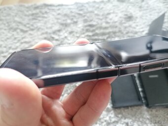 Samsung Galaxy Z Flip 5 256GB - 4