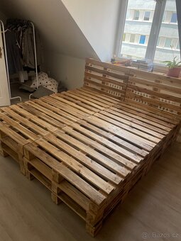 Postel z palet - ruční práce - 4